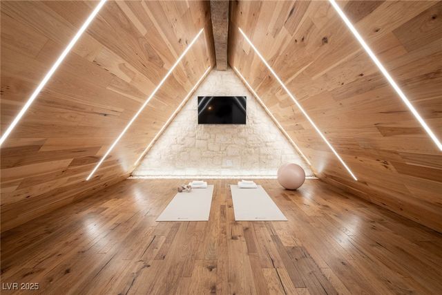 2928 Coast Line Court, Las Vegas, NV 89117