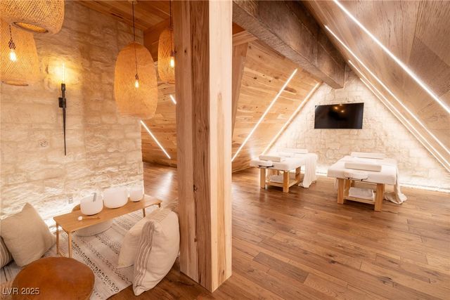 2928 Coast Line Court, Las Vegas, NV 89117