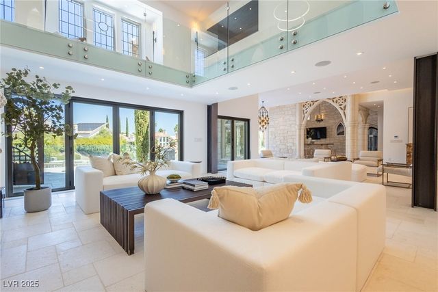 2928 Coast Line Court, Las Vegas, NV 89117