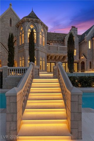 2928 Coast Line Court, Las Vegas, NV 89117