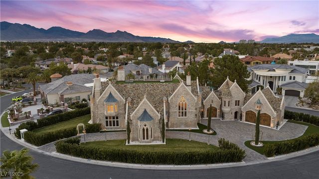 2928 Coast Line Court, Las Vegas, NV 89117