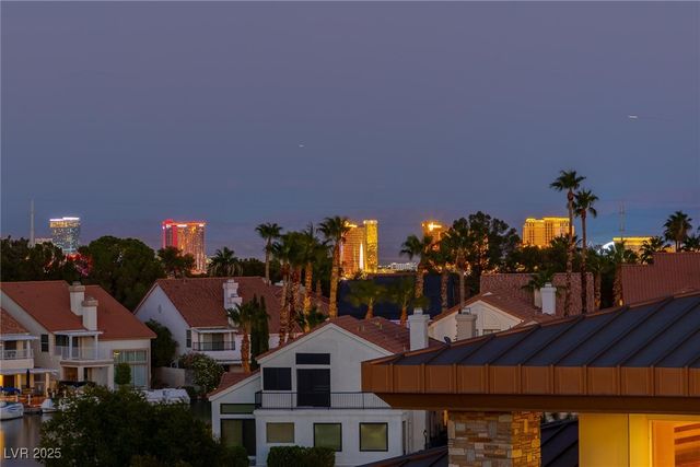 2928 Coast Line Court, Las Vegas, NV 89117