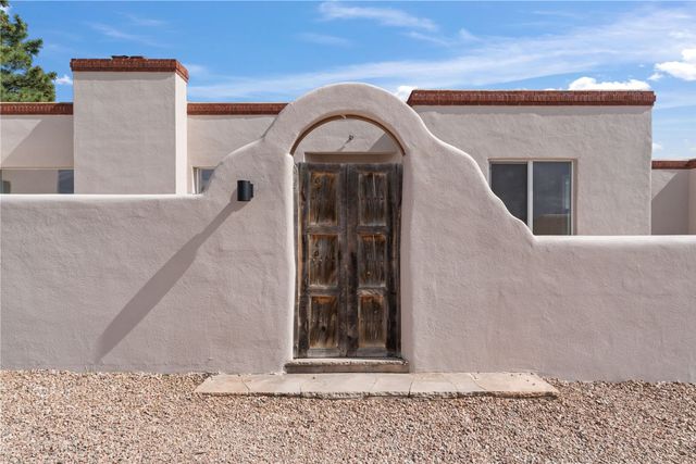 114 E Lupita, Santa Fe, NM 87505