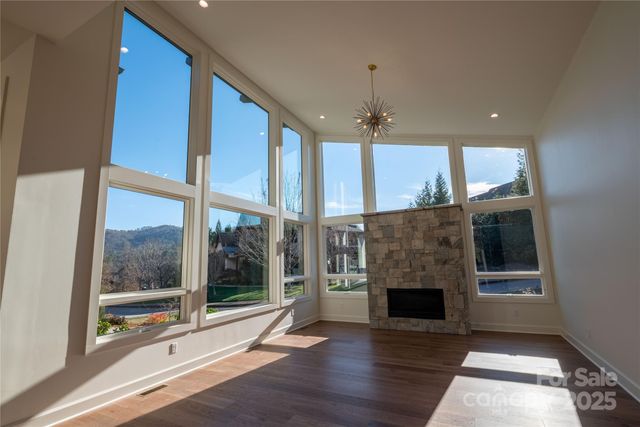 11 Kiftsgate Court, Asheville, NC 28804