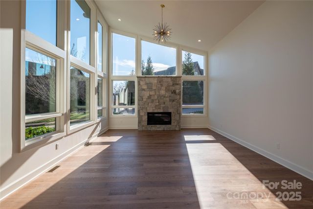 11 Kiftsgate Court, Asheville, NC 28804