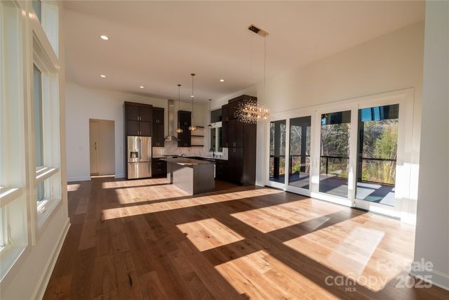 11 Kiftsgate Court, Asheville, NC 28804