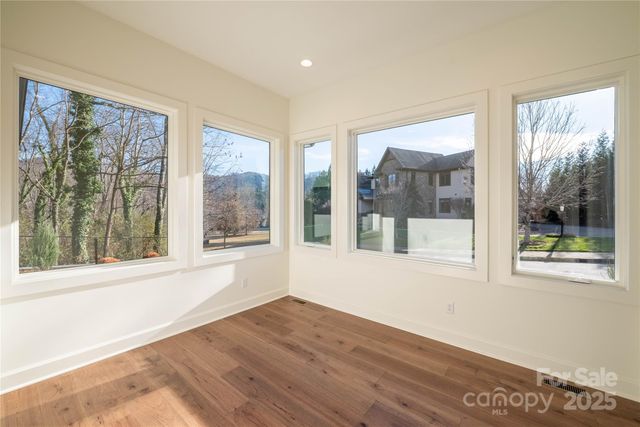 11 Kiftsgate Court, Asheville, NC 28804