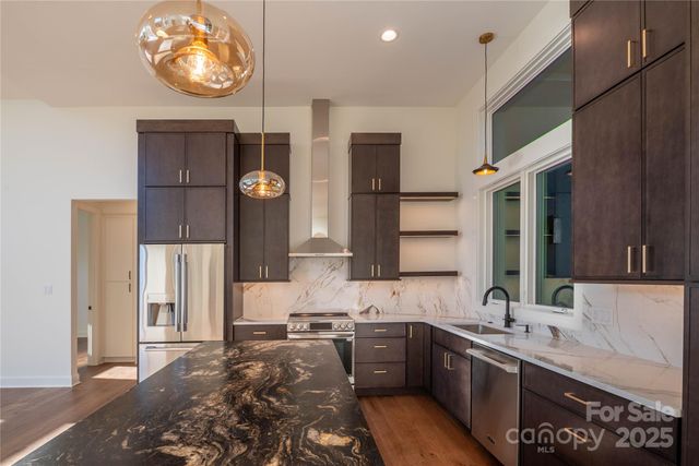 11 Kiftsgate Court, Asheville, NC 28804