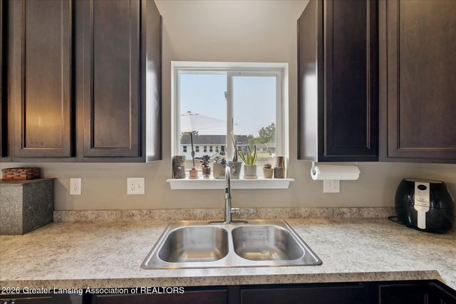 785 N West Street, Laingsburg, MI 48848