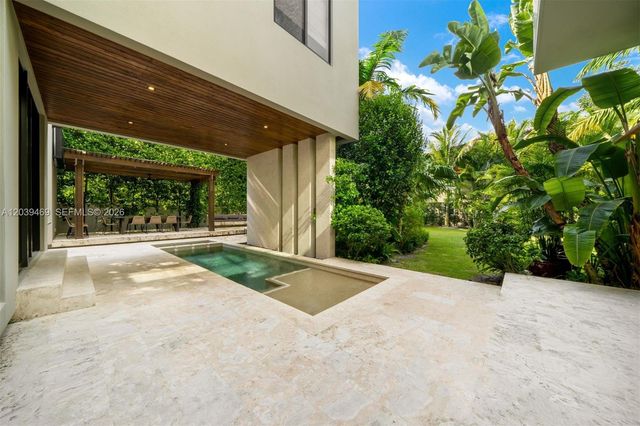 7851 SW 48th Pl, Miami, FL 33143
