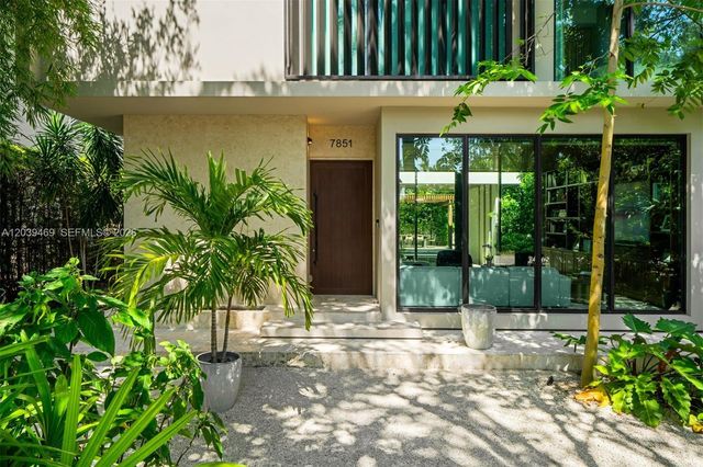 7851 SW 48th Pl, Miami, FL 33143