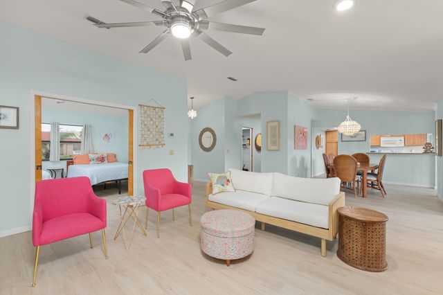 25 Cottagegate Court, Palm Coast, FL 32137