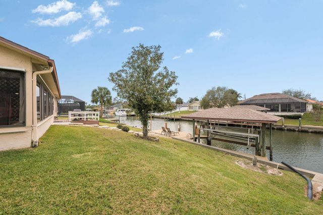 25 Cottagegate Court, Palm Coast, FL 32137