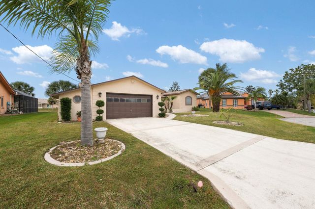 25 Cottagegate Court, Palm Coast, FL 32137