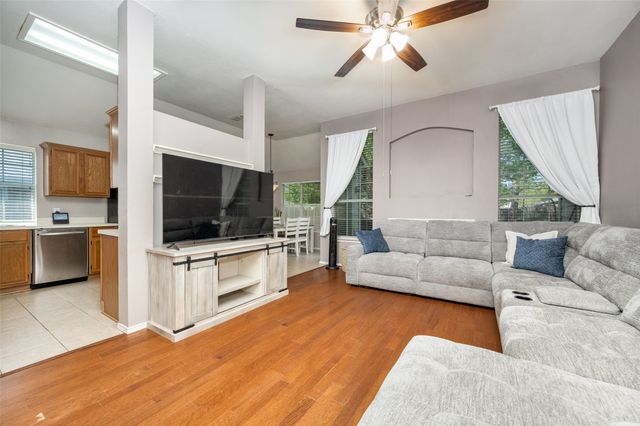 745 Winding Oak, Lake Dallas, TX 75065