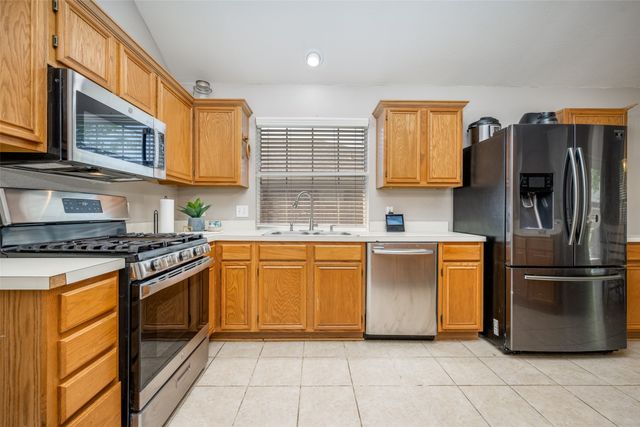 745 Winding Oak, Lake Dallas, TX 75065