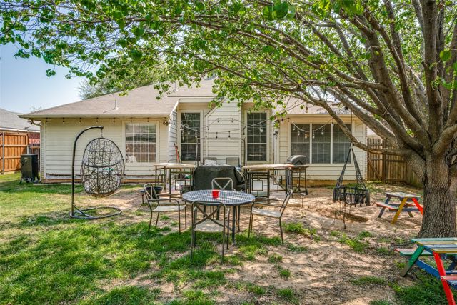 745 Winding Oak, Lake Dallas, TX 75065