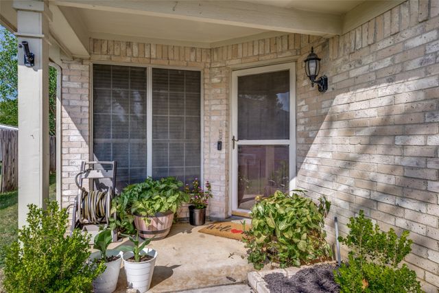 745 Winding Oak, Lake Dallas, TX 75065