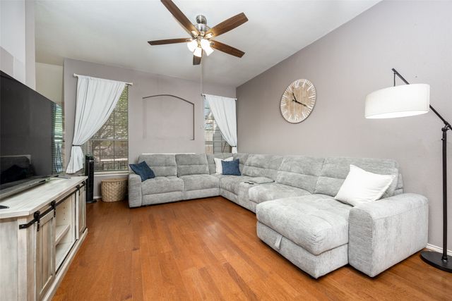 745 Winding Oak, Lake Dallas, TX 75065