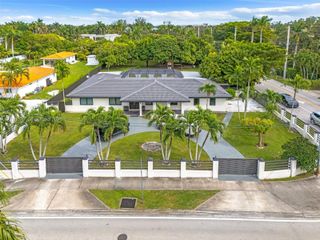 551 SW 127th Avenue, Miami, FL 33184
