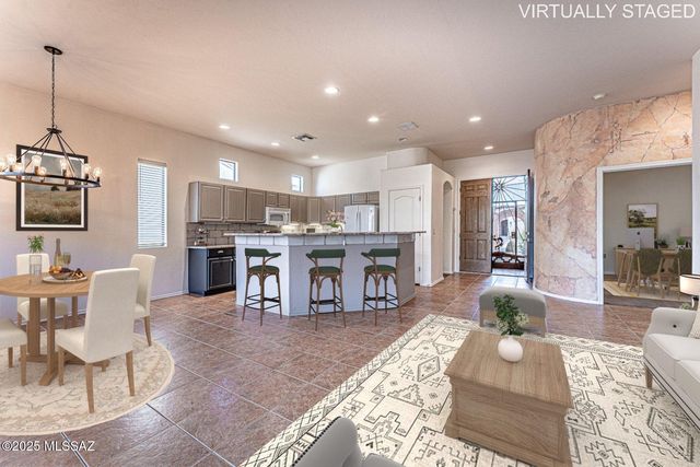267 N Vía La Castellana, Green Valley, AZ 85614