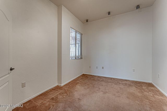 267 N Vía La Castellana, Green Valley, AZ 85614