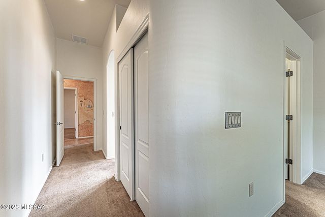 267 N Vía La Castellana, Green Valley, AZ 85614