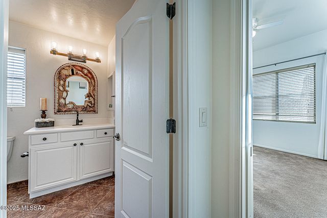 267 N Vía La Castellana, Green Valley, AZ 85614