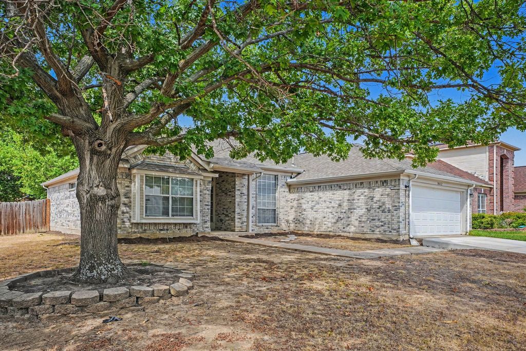 5612 Greenwich Drive, Arlington, TX 76018 — photo 2