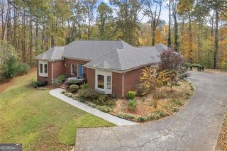 5768 LOST GROVE, Lilburn, GA 30047
