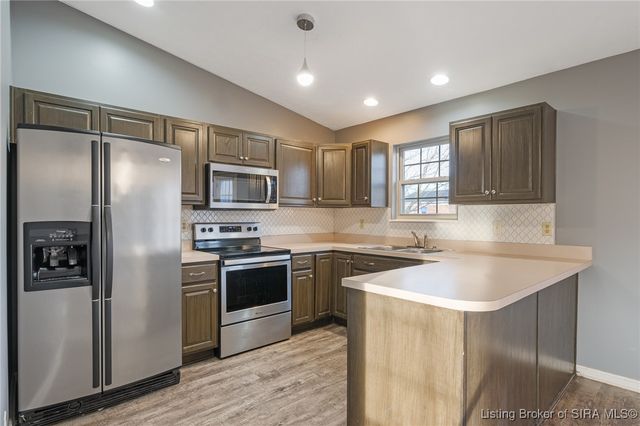 120 Hodge Street, Charlestown, IN 47111