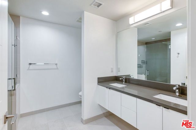 4813 Oakwood Avenue 103, Los Angeles, CA 90004