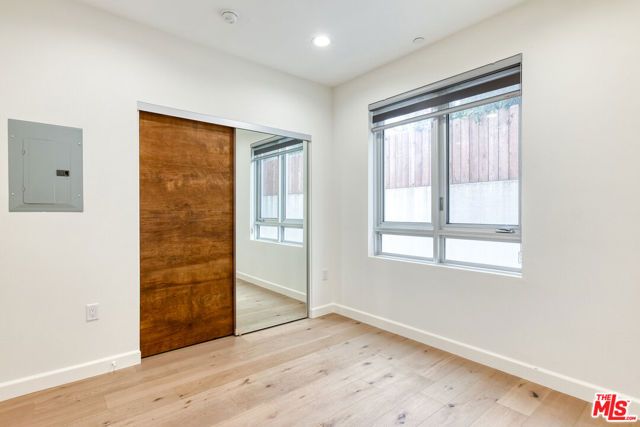 4813 Oakwood Avenue 103, Los Angeles, CA 90004
