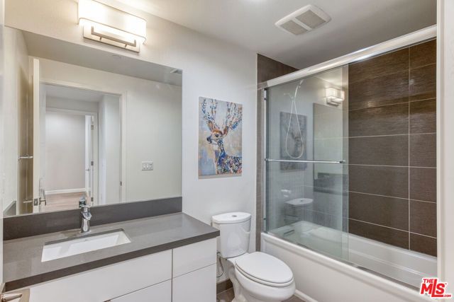 4813 Oakwood Avenue 103, Los Angeles, CA 90004