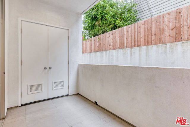 4813 Oakwood Avenue 103, Los Angeles, CA 90004