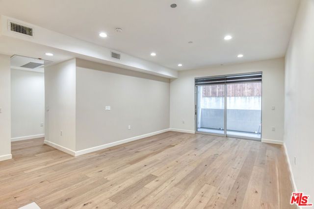 4813 Oakwood Avenue 103, Los Angeles, CA 90004