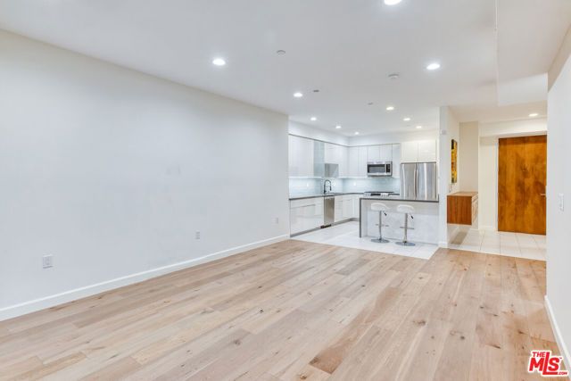 4813 Oakwood Avenue 103, Los Angeles, CA 90004