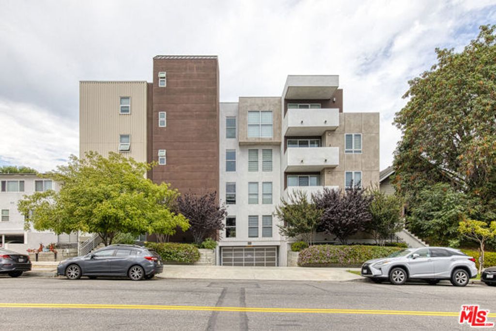 4813 Oakwood Avenue 103, Los Angeles, CA 90004