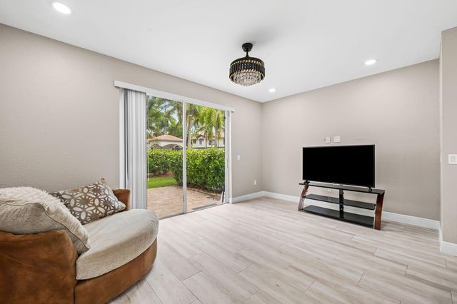 7920 Catalina Circle, Tamarac, FL 33321