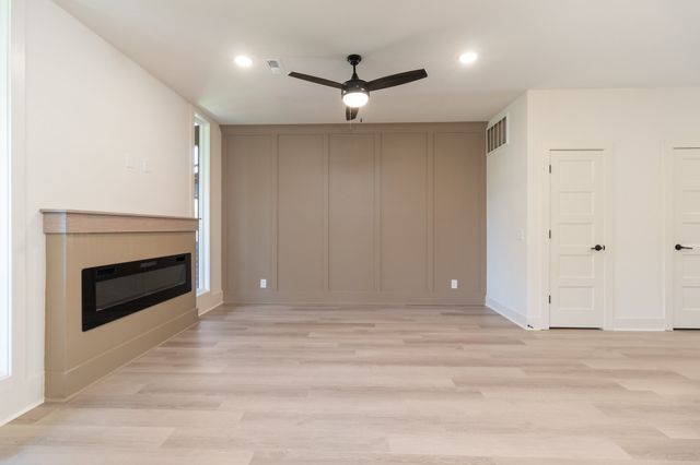 10 Holland Park West, Clarksville, TN 37043