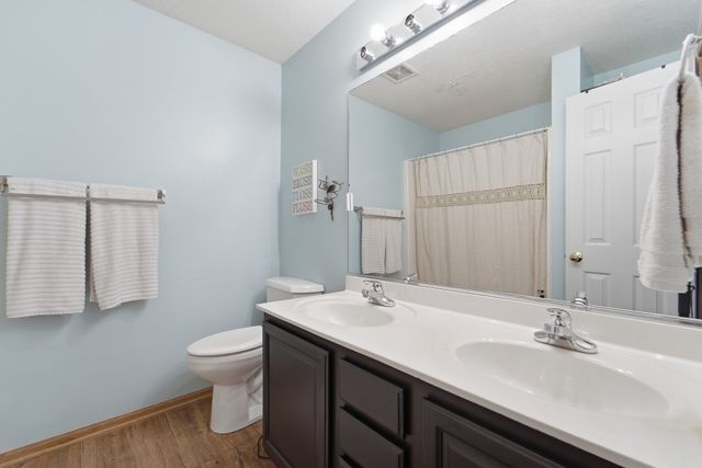 3213 SW Woods Court, Ankeny, IA 50023