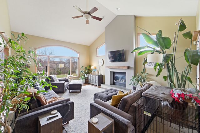 3213 SW Woods Court, Ankeny, IA 50023