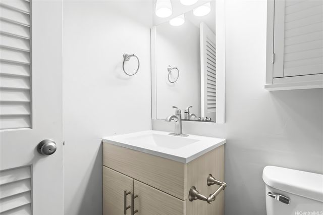 910 Ahana Street 408, Honolulu, HI 96814