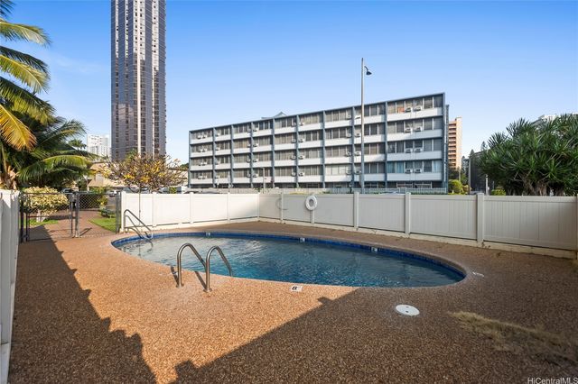 910 Ahana Street 408, Honolulu, HI 96814