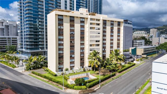 910 Ahana Street 408, Honolulu, HI 96814