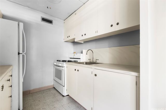 910 Ahana Street 408, Honolulu, HI 96814