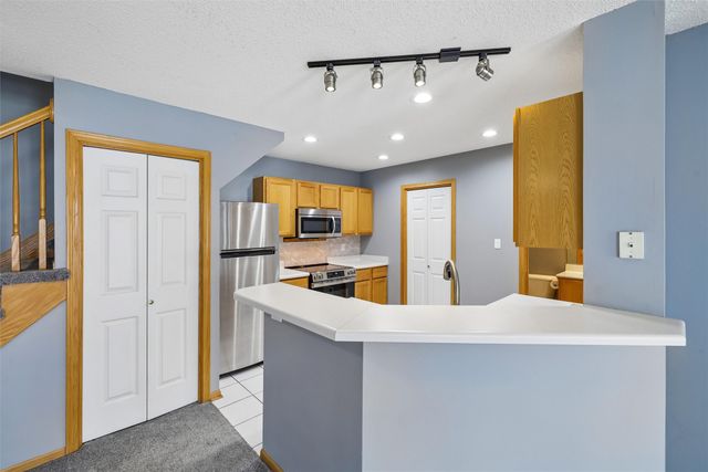 6855 Woodland Avenue 1302, West Des Moines, IA 50266