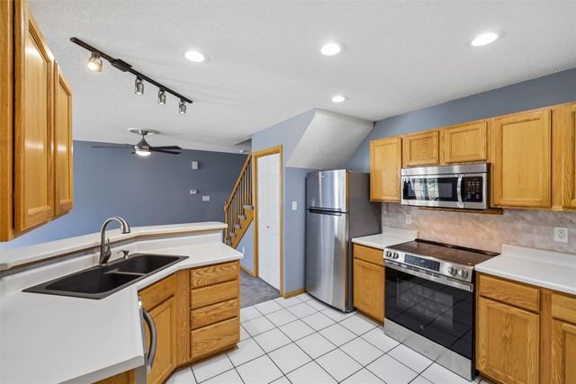 6855 Woodland Avenue 1302, West Des Moines, IA 50266