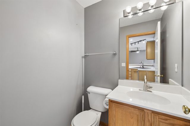 6855 Woodland Avenue 1302, West Des Moines, IA 50266