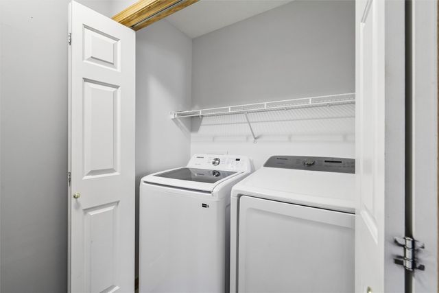 6855 Woodland Avenue 1302, West Des Moines, IA 50266